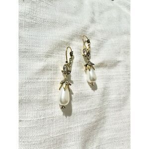 Antique gold style faux pearl dangle earrings ￼